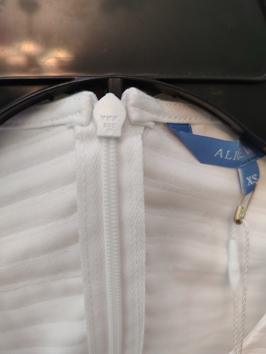 Nwt Alice Walk White Pleated Sleeveless Tank Top Xs — image 7 of 8